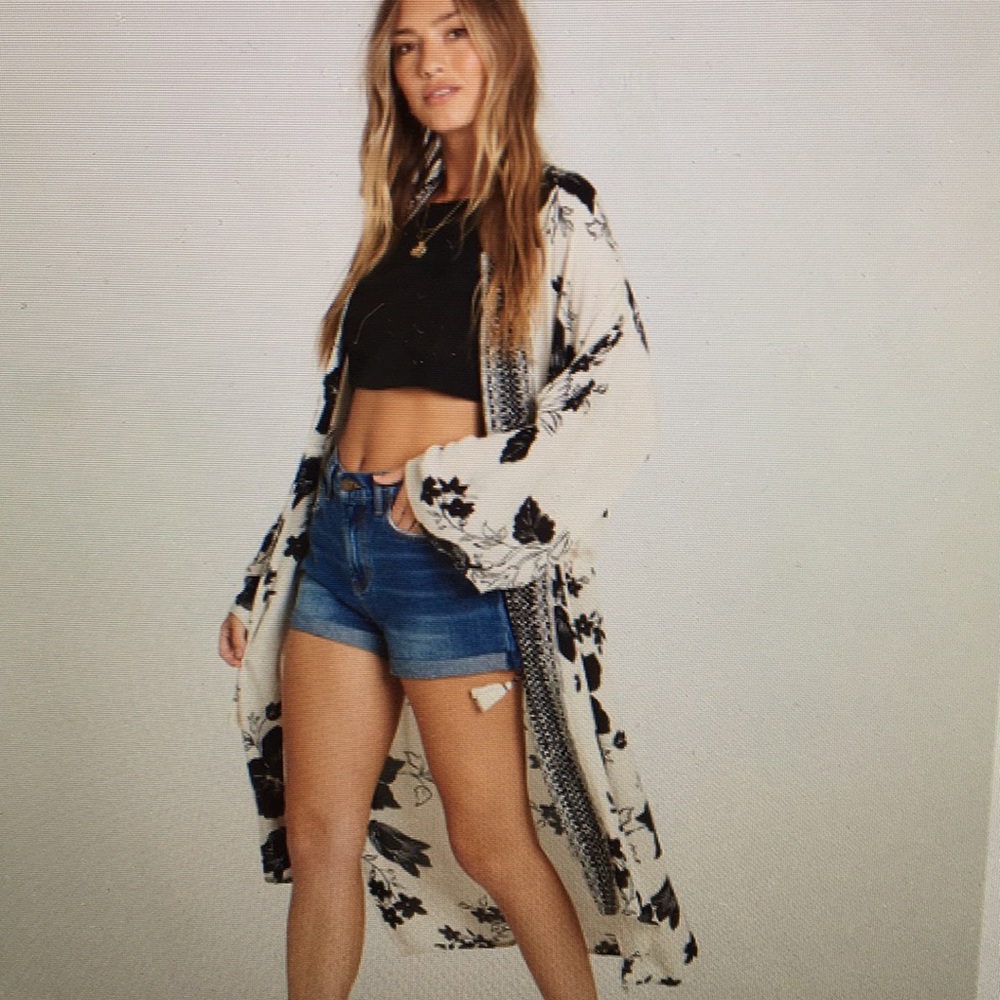 Cream and black floral kimono